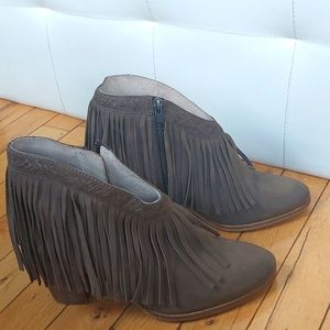 Seychelles ankle heeled boots size US 8